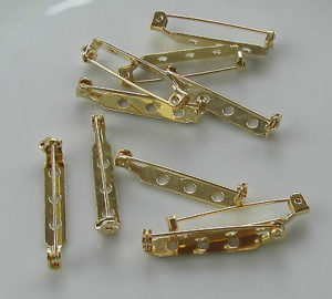 Gold brooch 30mm