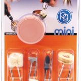 Cleaning and polishing accessory kit containing 9 pieces