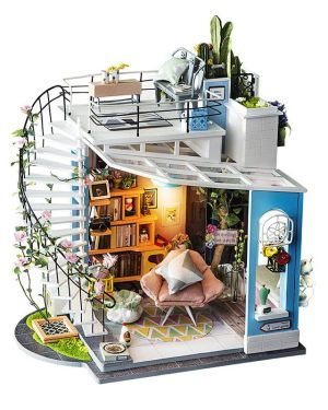 Dora’s Loft – DIY House