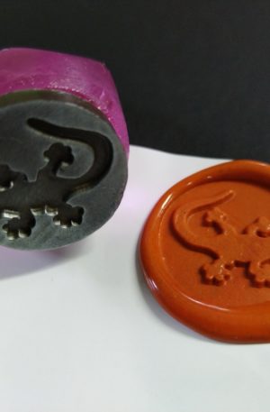 Gecko Jax Wax resin seal