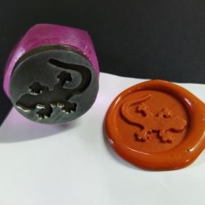 Gecko Jax Wax resin seal