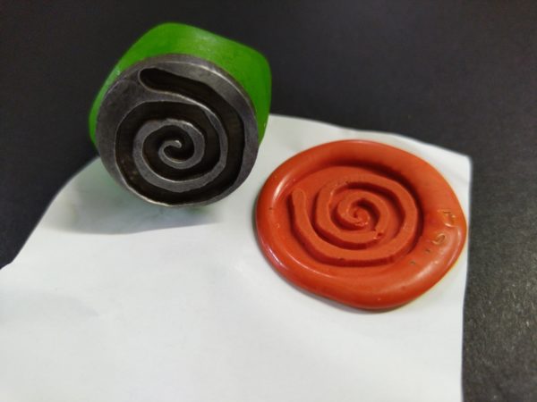 Spiral Jax Wax resin seal