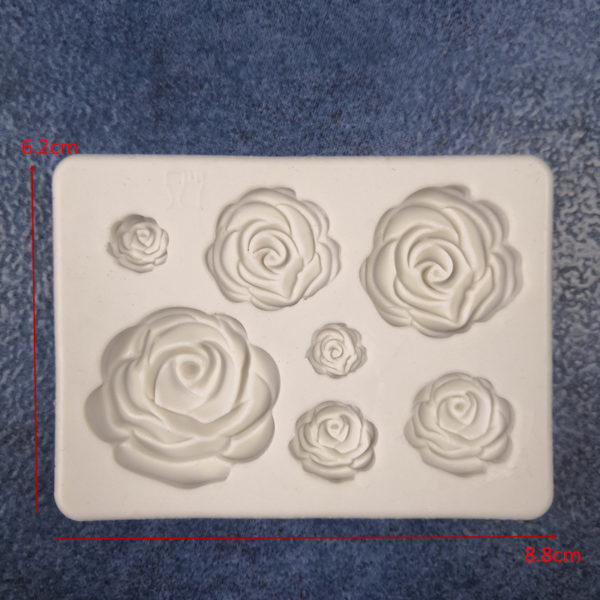 Dimensions of the roses silicone mould