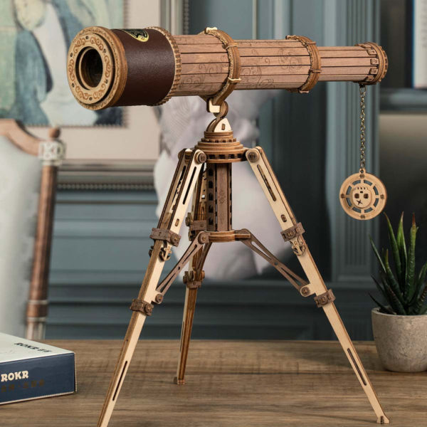 Monocular telescope by Robotime