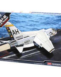 USN F-8E The Hunters – Model Aircraft Kit