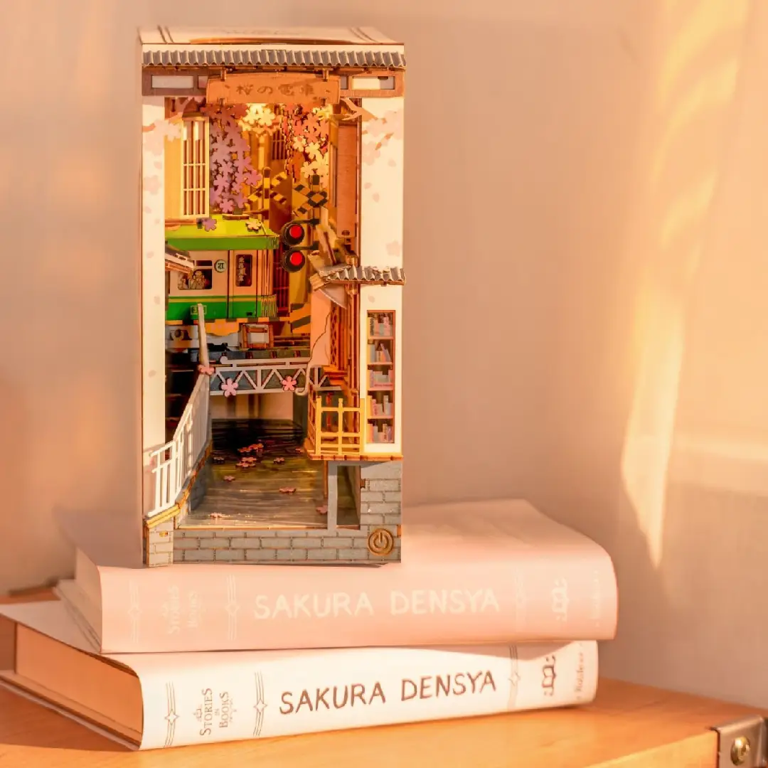 Robotime Book Nook - Sakura Densya