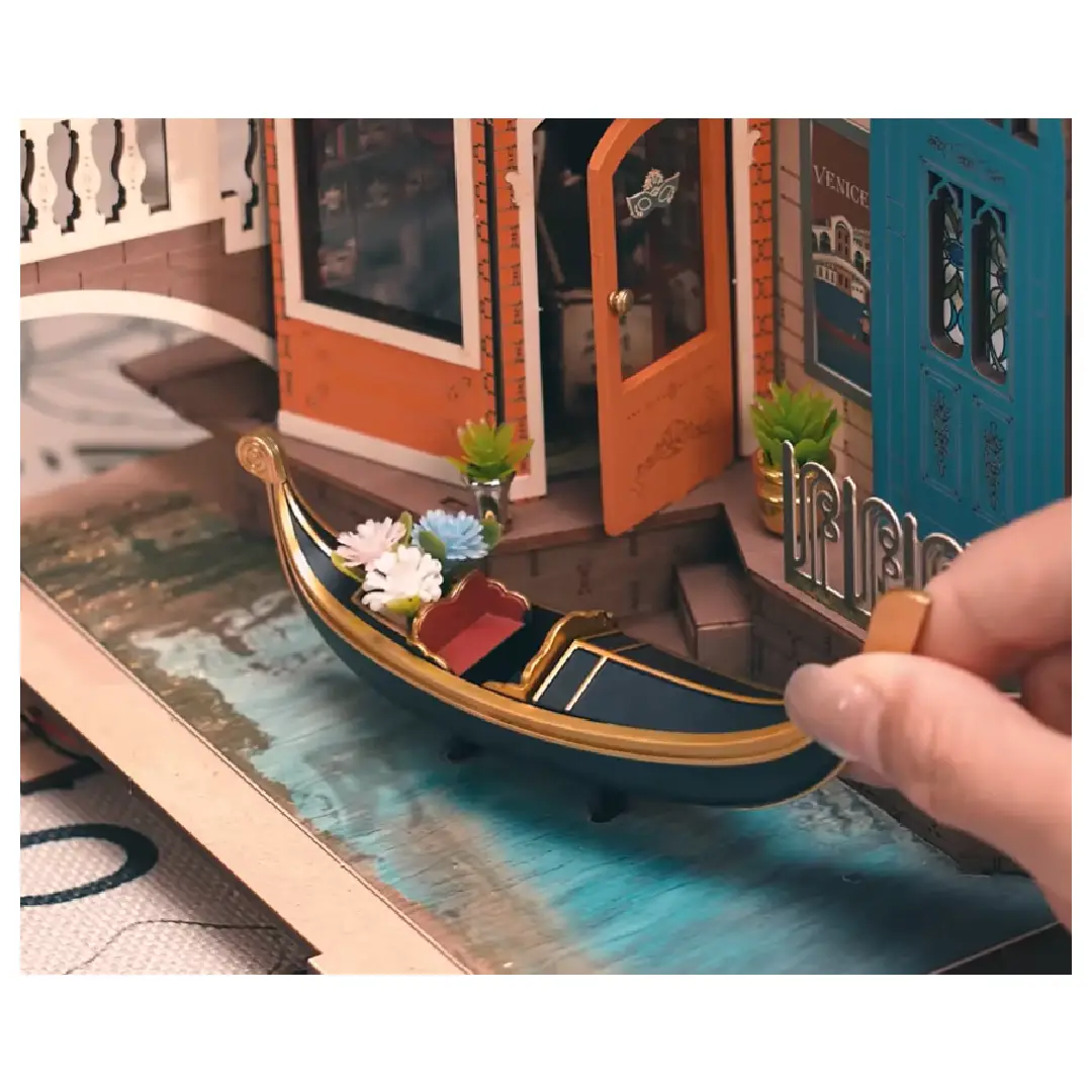 Robotime Book Nook - Romantic Venice Video